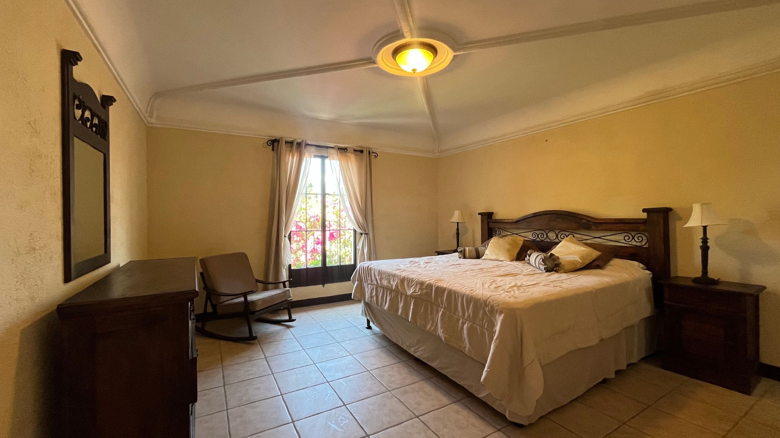 Spacious Furnished Home with Stunning Volcano Views in Las Gravileas, Antigua