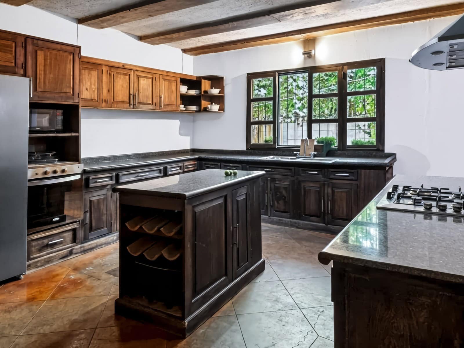 ENORME CASA DE 2 NIVELES EN VENTA EN SAN BARTOLOMÉ BECERRA