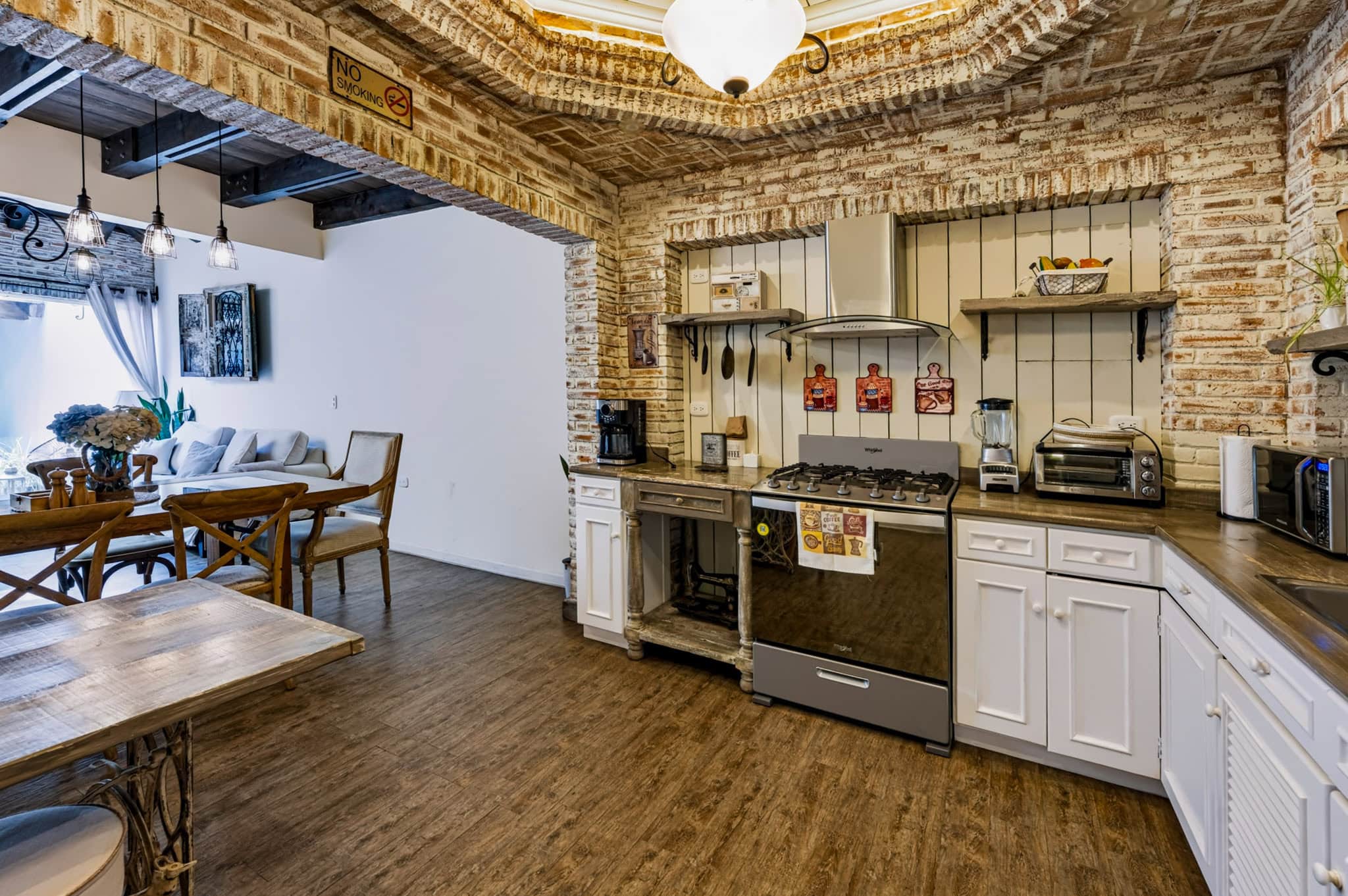 TURNKEY COLONIAL INVESTMENT PROPERTY IN SANTA ANA, ANTIGUA GUATEMALA