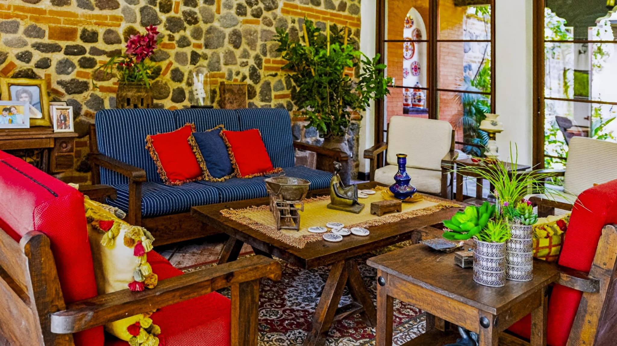 Elegant House with Spectacular Volcano Views Near Antigua Guatemala