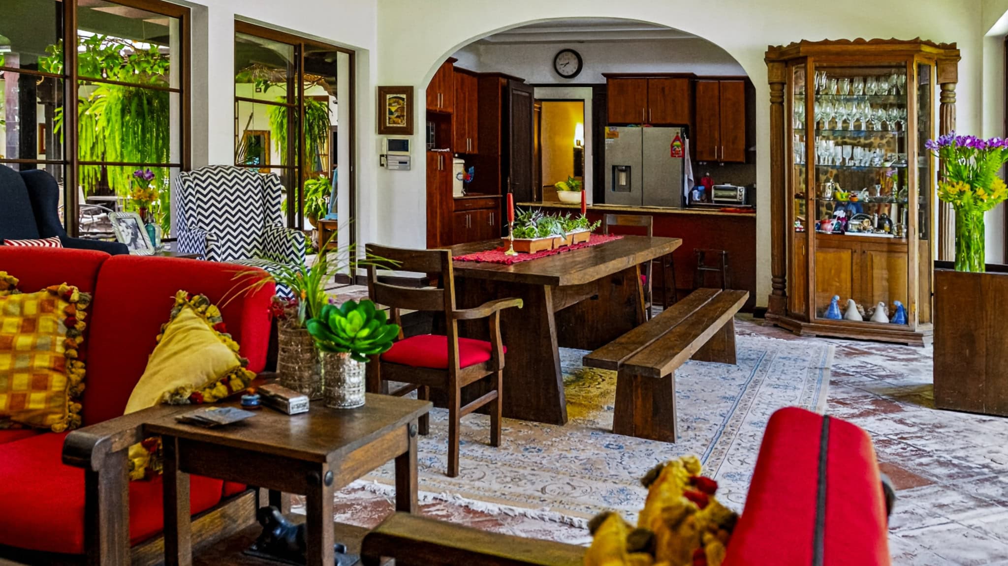Elegant House with Spectacular Volcano Views Near Antigua Guatemala