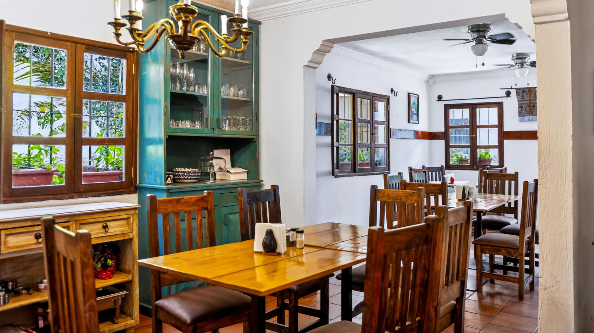 Casa + Apartamento Independiente sobre Doble Lote — Jocotenango, a 5 minutos de Antigua Guatemala