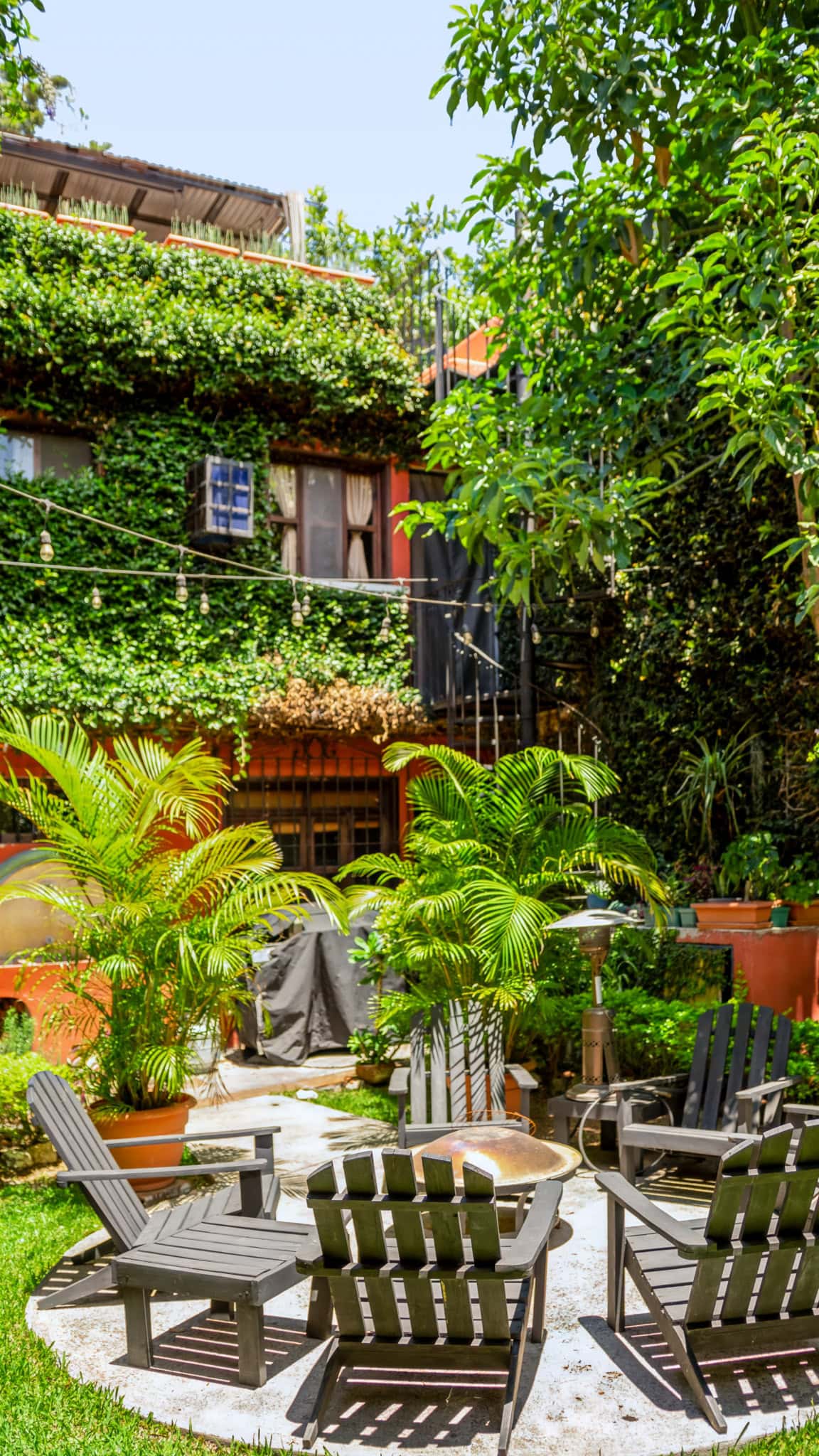 Casa + Apartamento Independiente sobre Doble Lote — Jocotenango, a 5 minutos de Antigua Guatemala