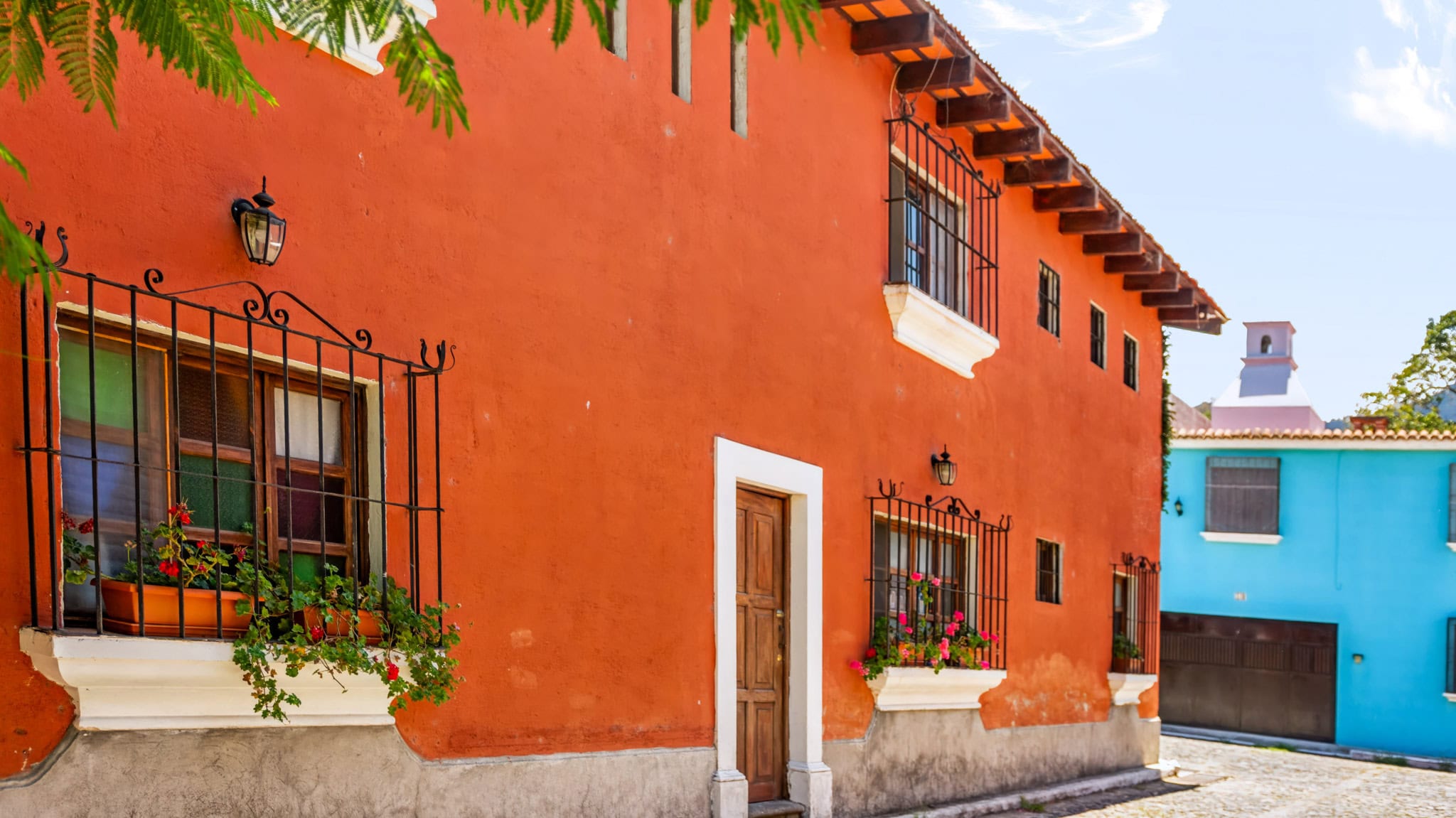 Main House + Independent Apartment on a Double Lot — Jocotenango, 5 Minutes from Antigua Guatemala