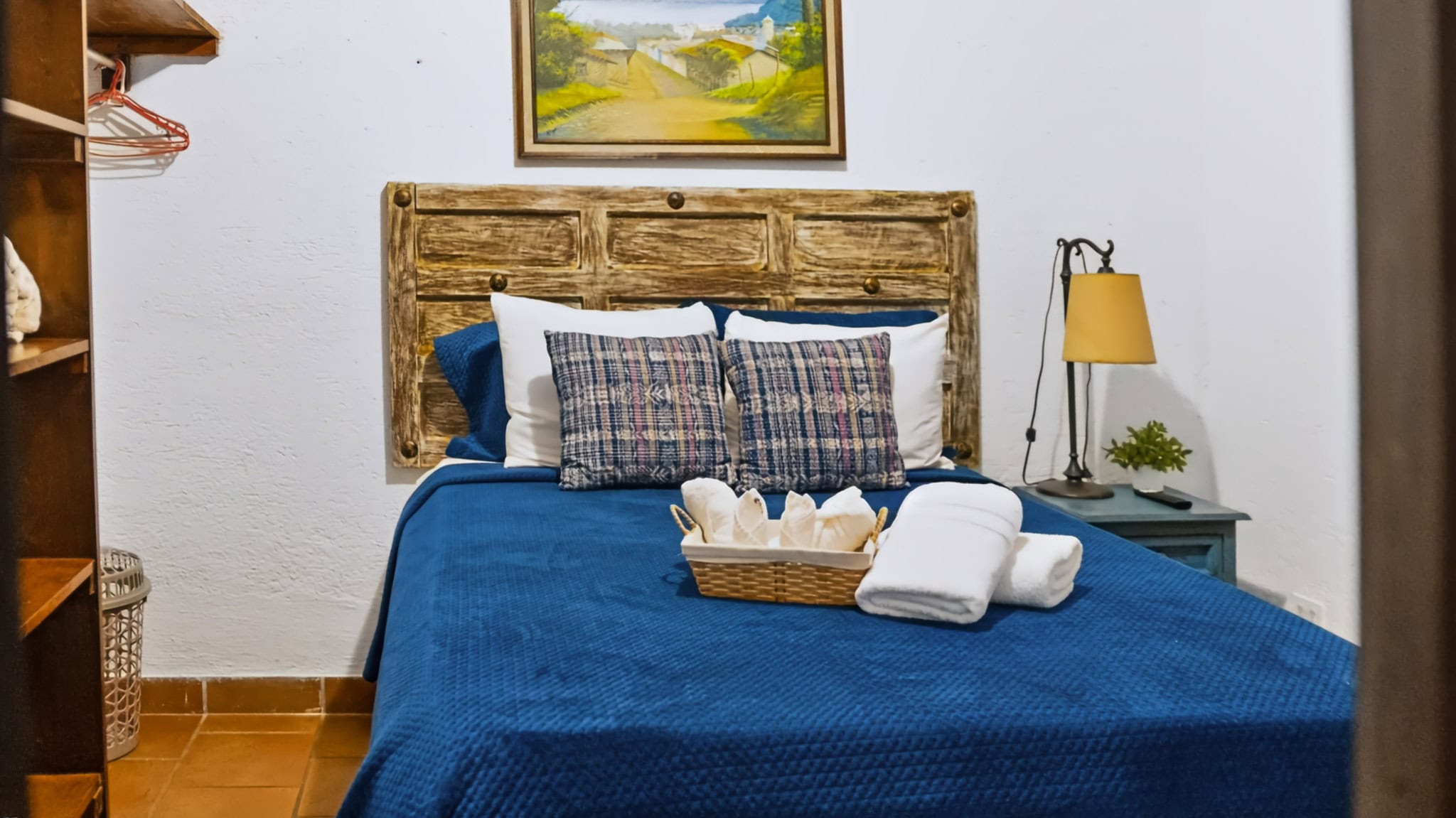 Casa + Apartamento Independiente sobre Doble Lote — Jocotenango, a 5 minutos de Antigua Guatemala