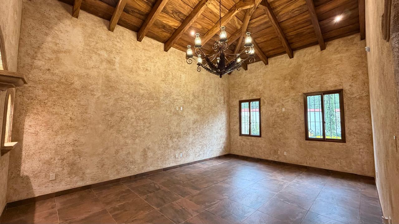 Casa Colonial en Venta a 5 Minutos de Antigua | Apta para Airbnb
