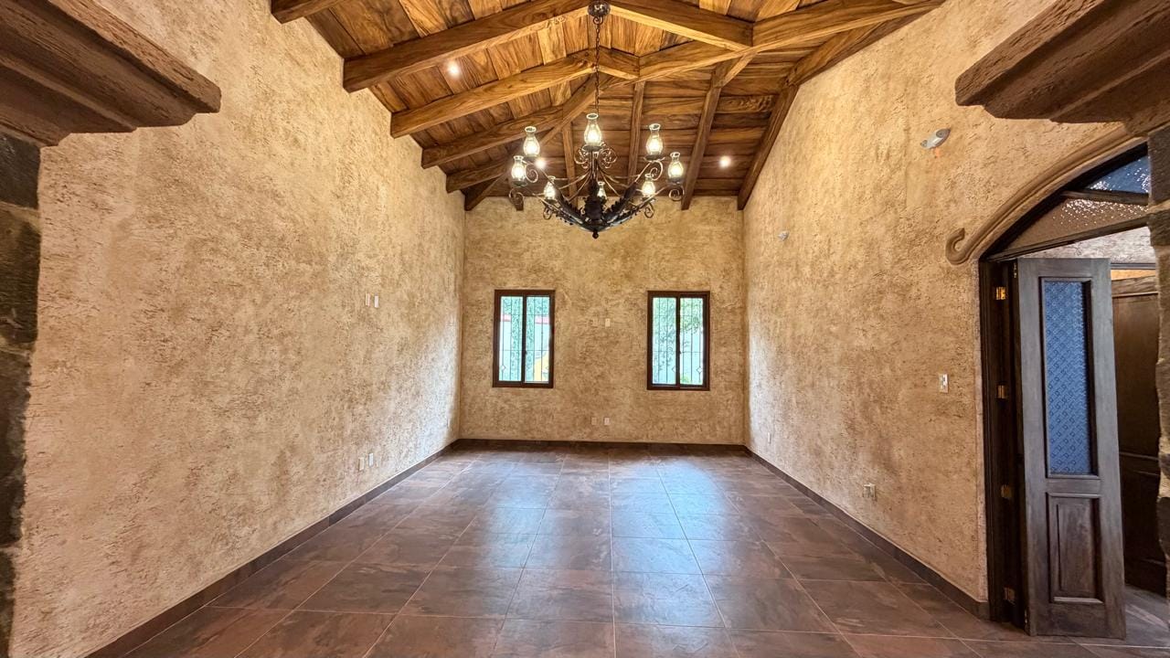 Casa Colonial en Venta a 5 Minutos de Antigua | Apta para Airbnb