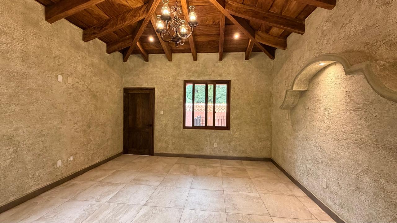 Casa Colonial en Venta a 5 Minutos de Antigua | Apta para Airbnb