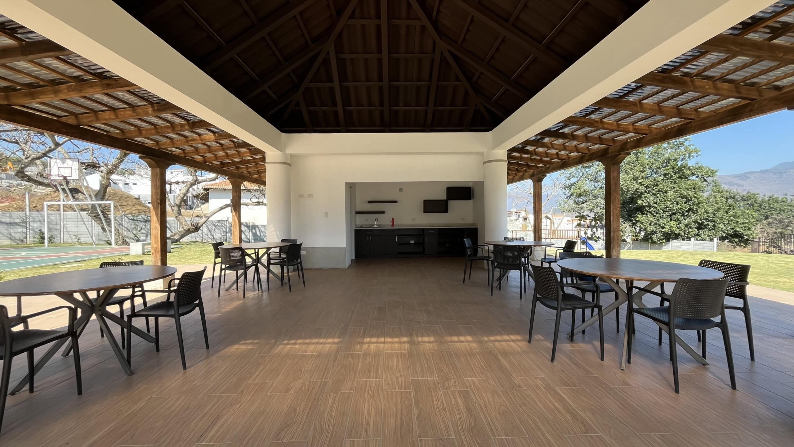 4 Bedroom house for rent, inside a gated community with a pool