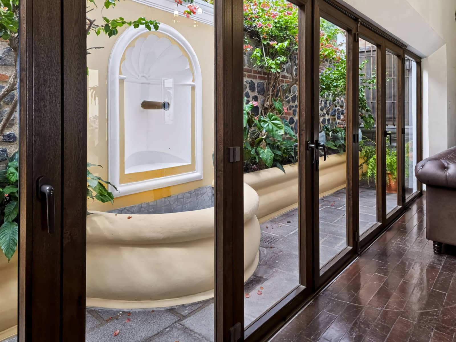 Casa San Jeronimo – Grand 6 Bedroom Colonial Estate Near Antigua