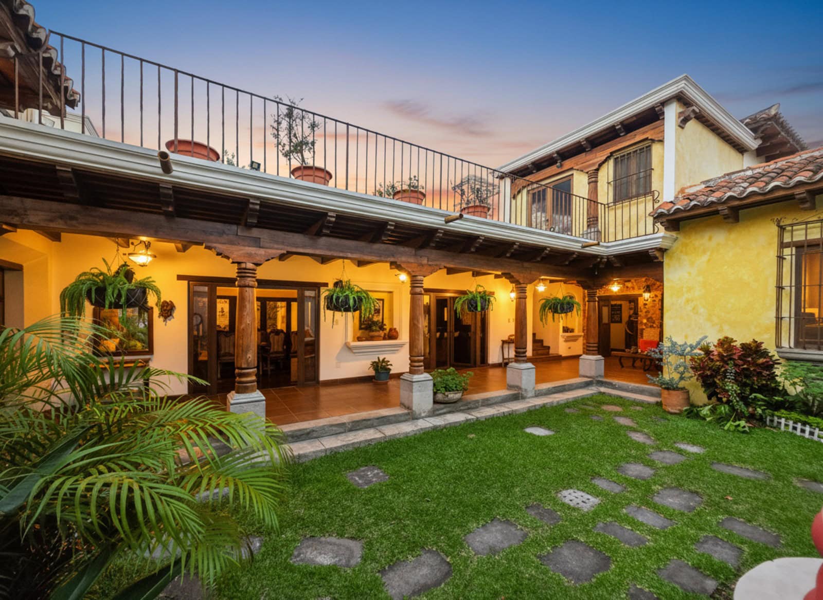 Casa San Jeronimo – Grand 6 Bedroom Colonial Estate Near Antigua