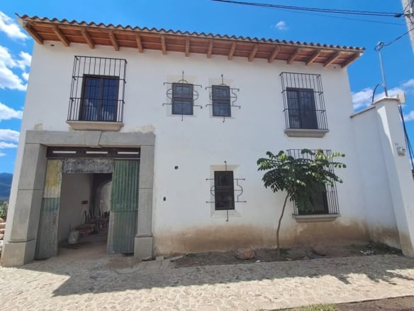 New Colonial Boutique Homes with Valley & Volcano Views Near Antigua – Santa Sofía