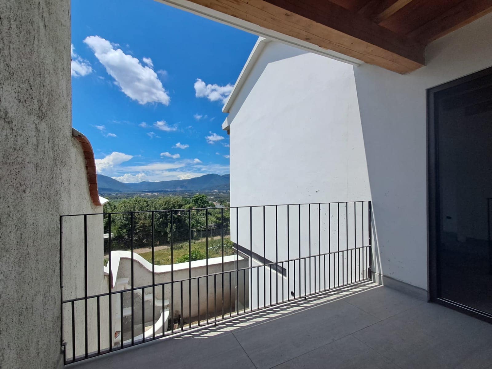New Colonial Boutique Homes with Valley & Volcano Views Near Antigua – Santa Sofía