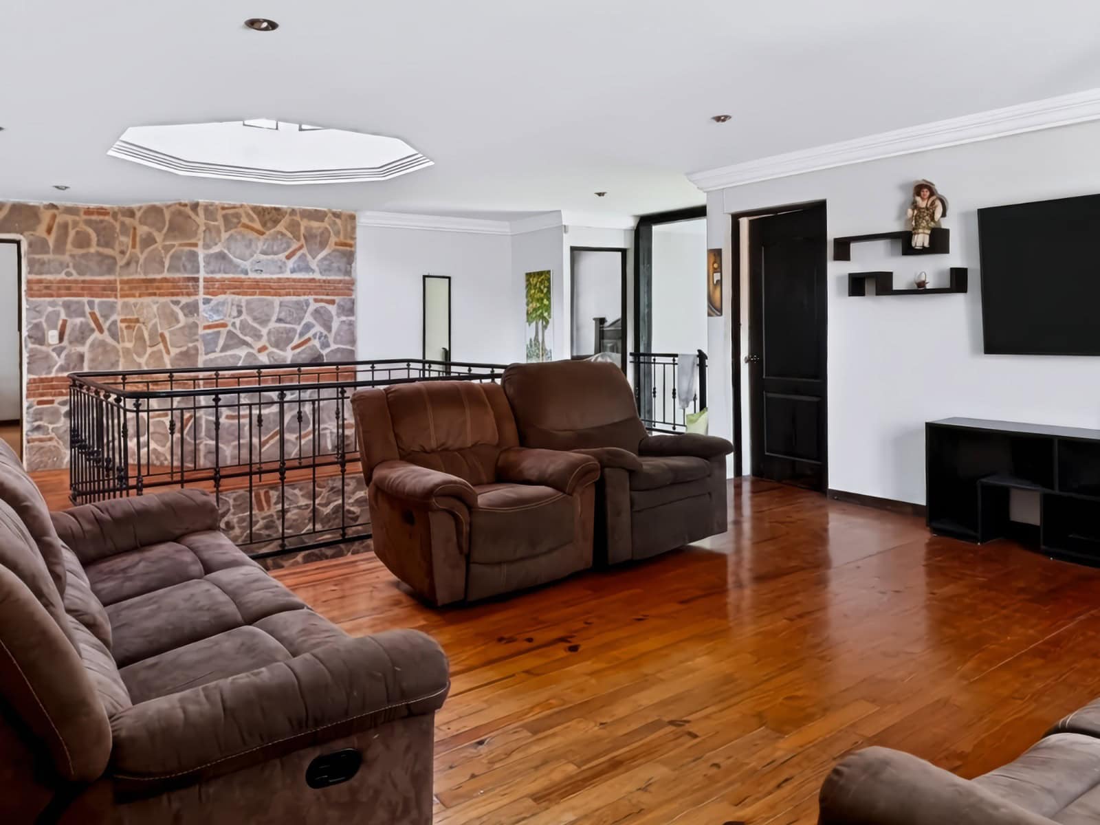 ENORME CASA DE 2 NIVELES EN VENTA EN SAN BARTOLOMÉ BECERRA