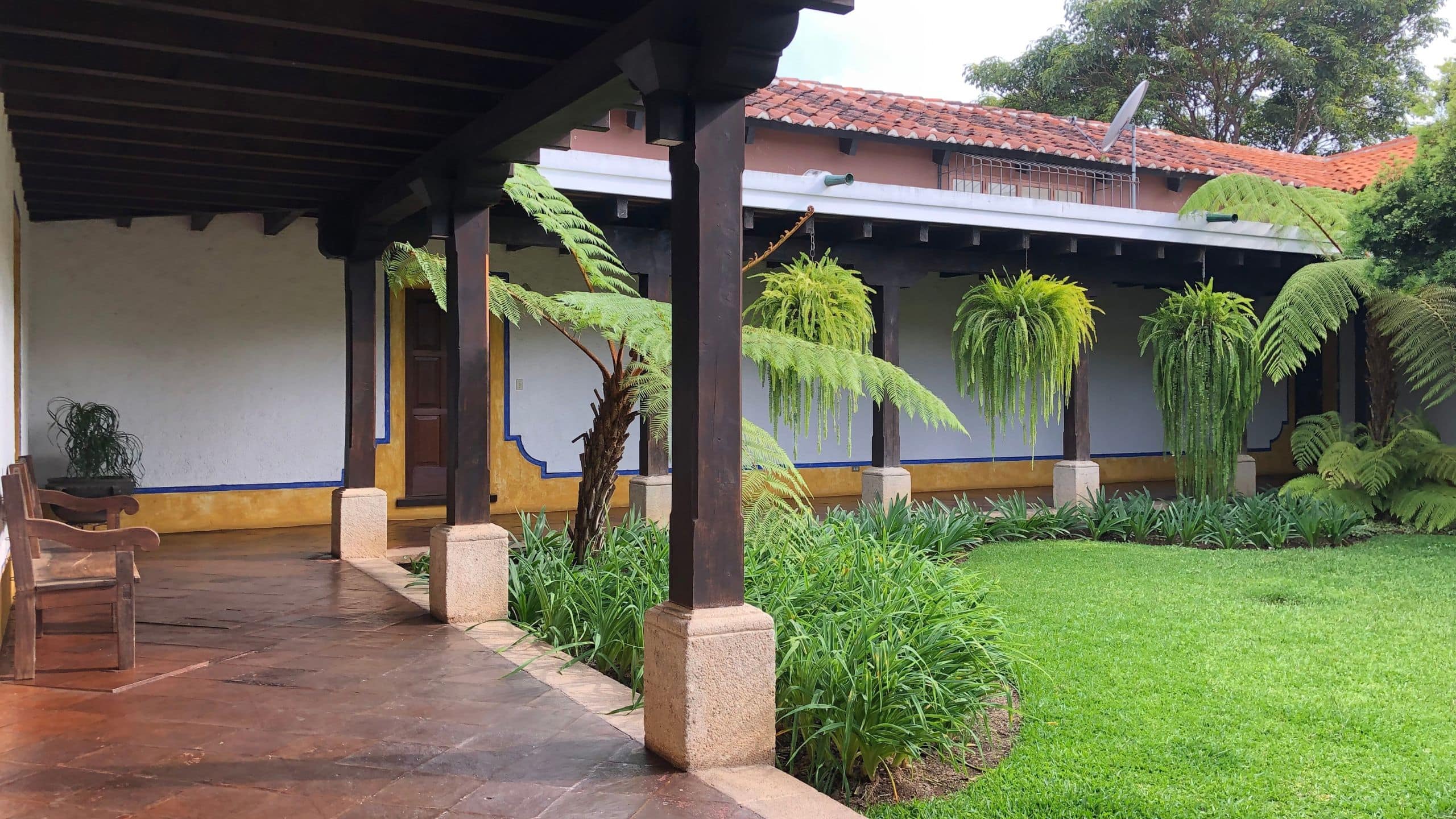 Charming Furnished Loft-Style Apartment in Gravileas | Available October 2026