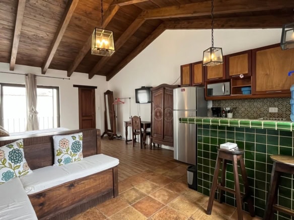 Apartamento tipo estudio en renta, a solo cuatro cuadras del Parque Central de Antigua, fuera de condominio cerrado