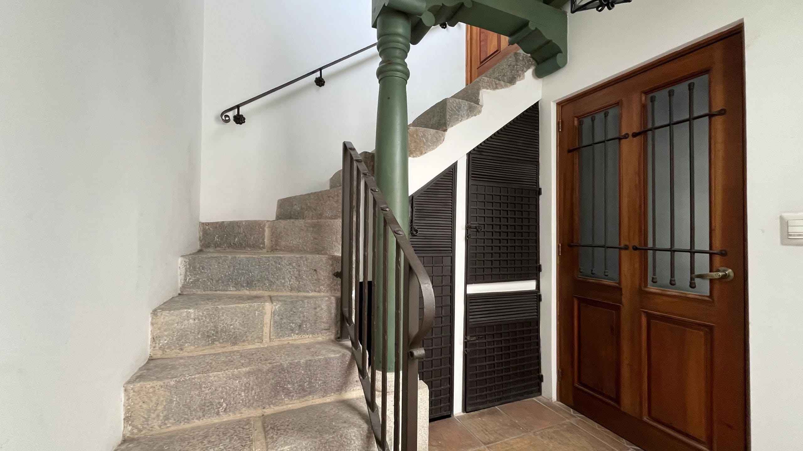 11 Studio Apartment for Rent, Just Four Blocks from Antigua’s Central Park, not in a gated community.