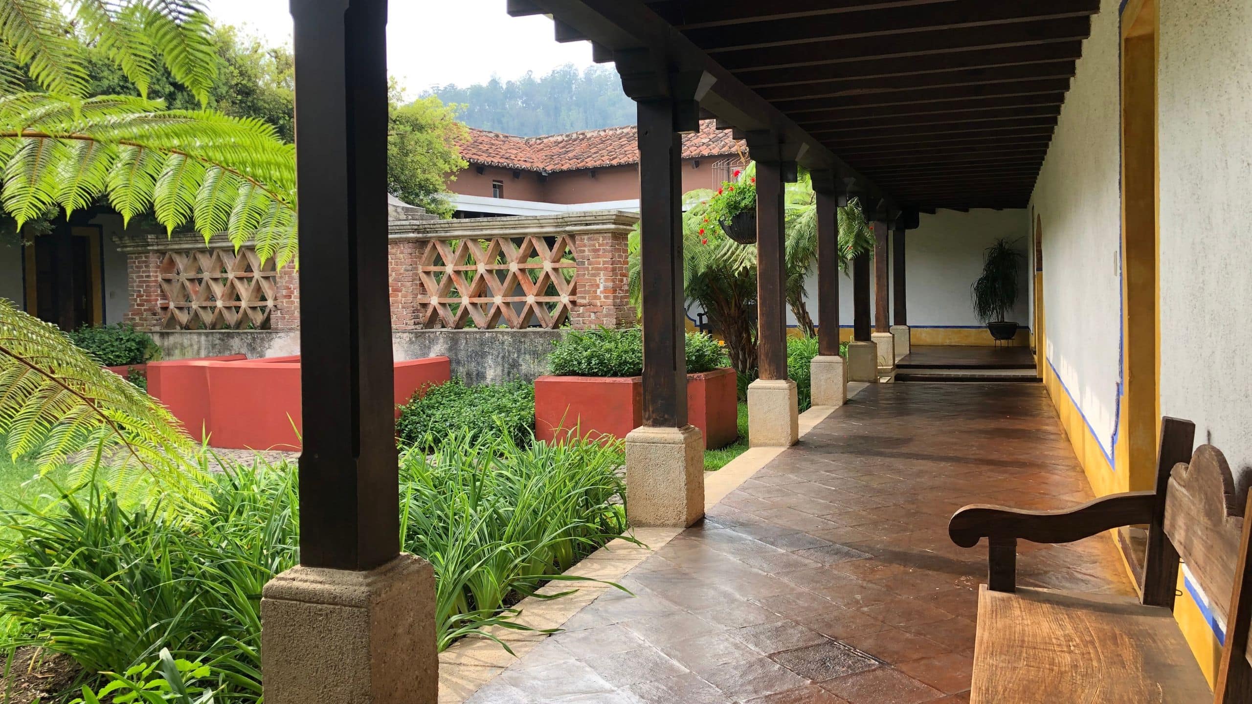 Charming Furnished Loft-Style Apartment in Gravileas | Available October 2026