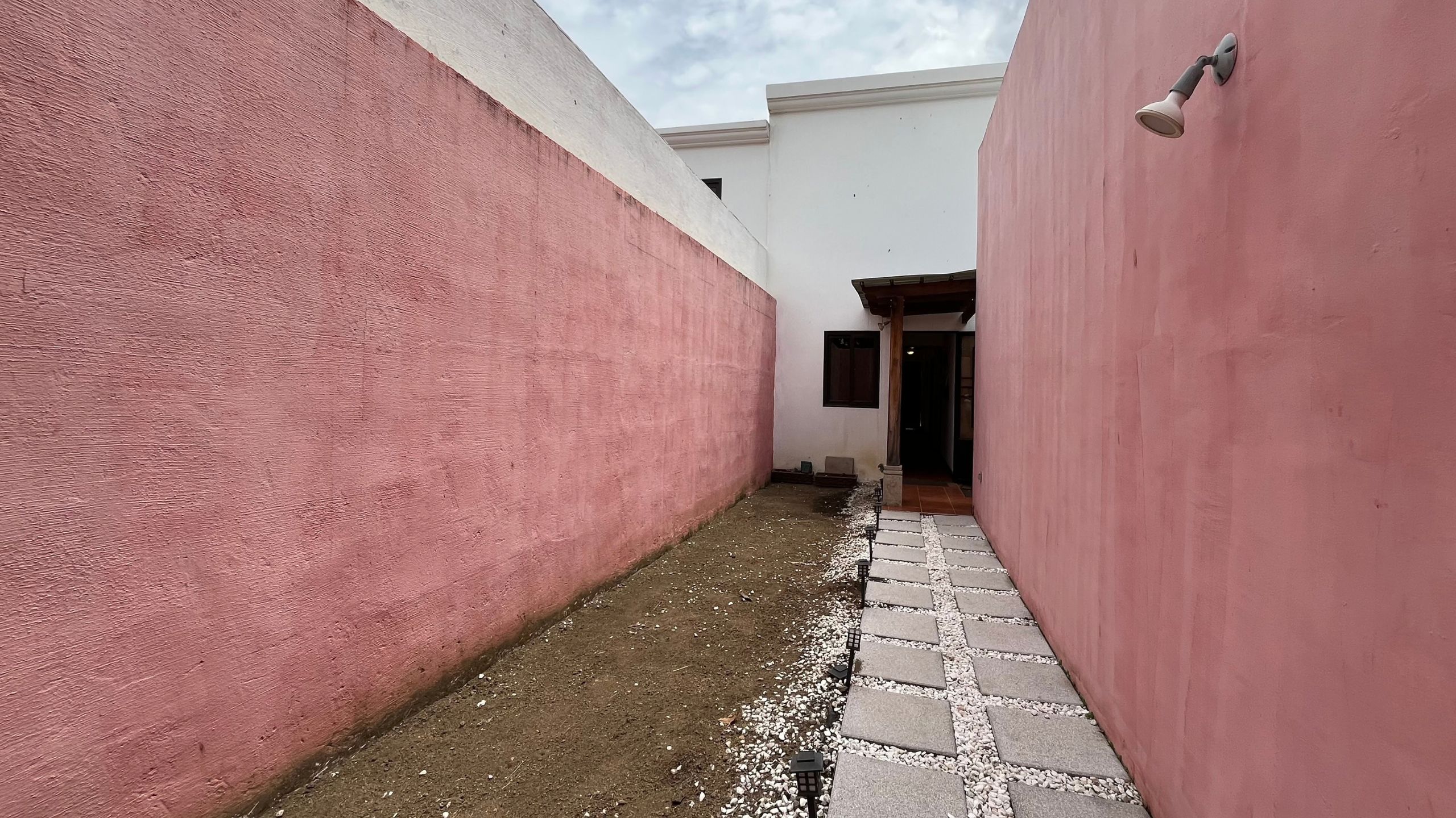 Casa amueblada de 3 habitaciones más estudio en alquiler, Barrio Las Campanas