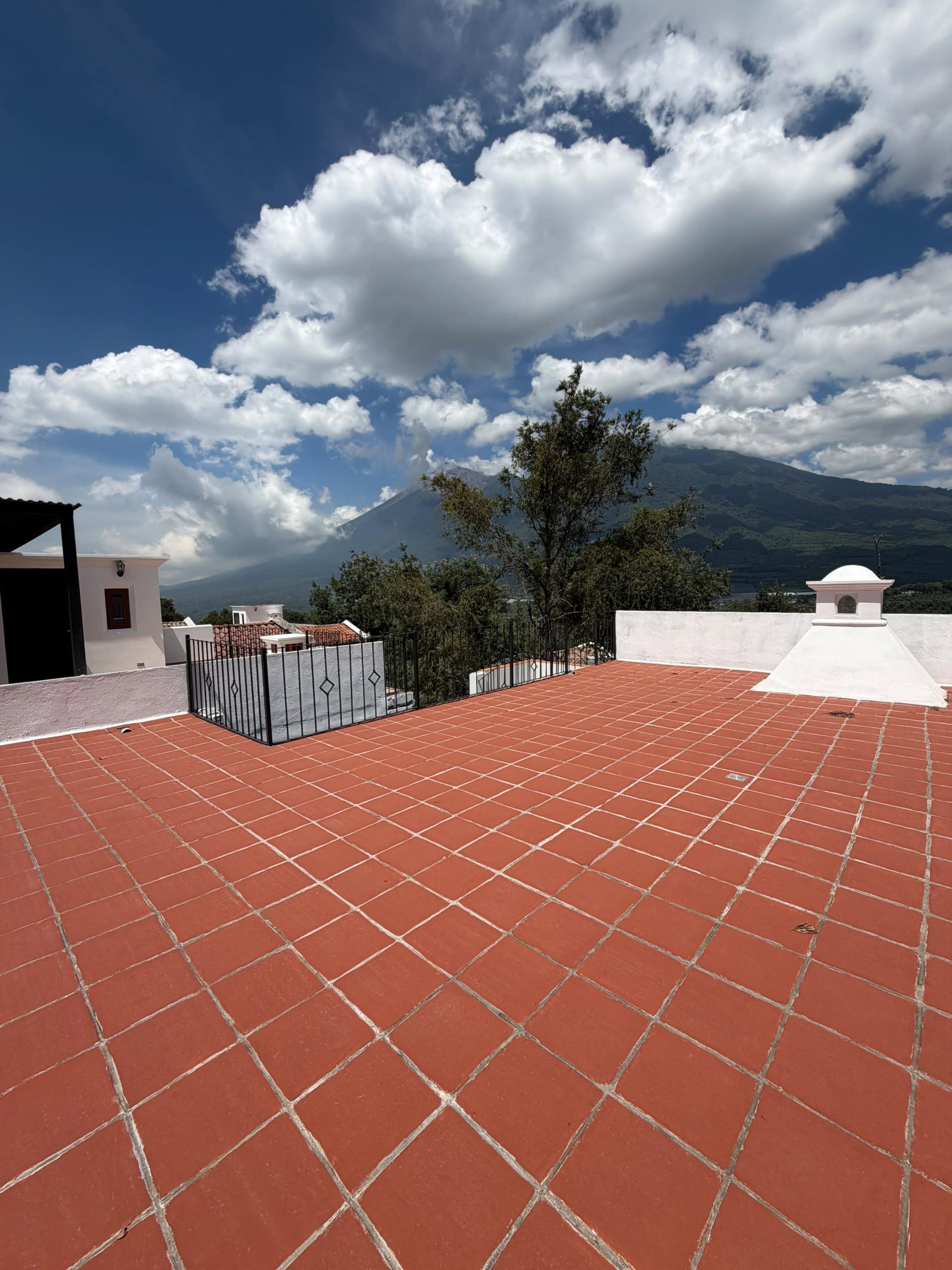 331D71FE-E30A-4DF8-BEE6-BA304015F688 5 Bedroom House in Antigua Gardens For Sale