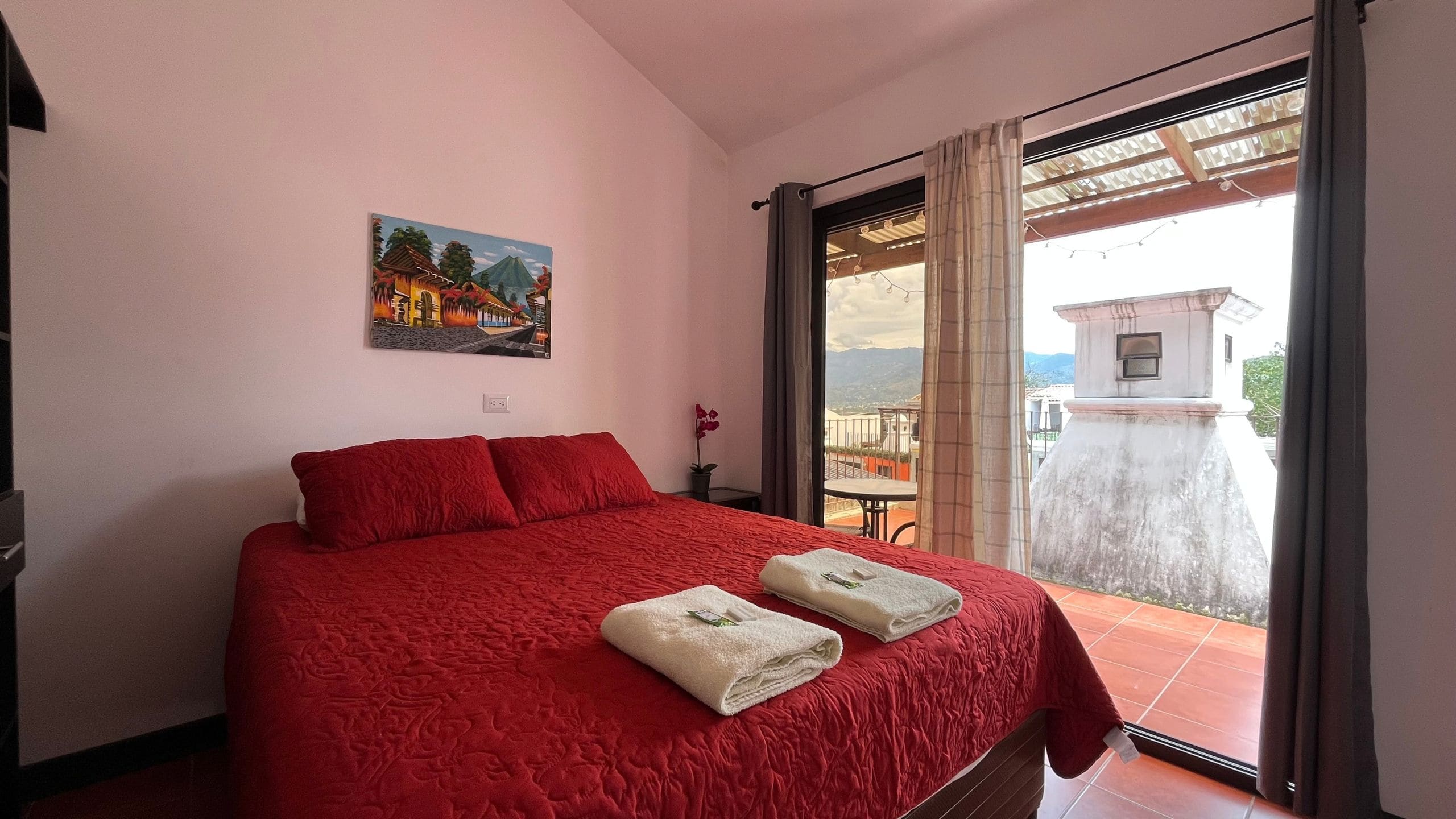 Casa amueblada de 3 habitaciones más estudio en alquiler, Barrio Las Campanas