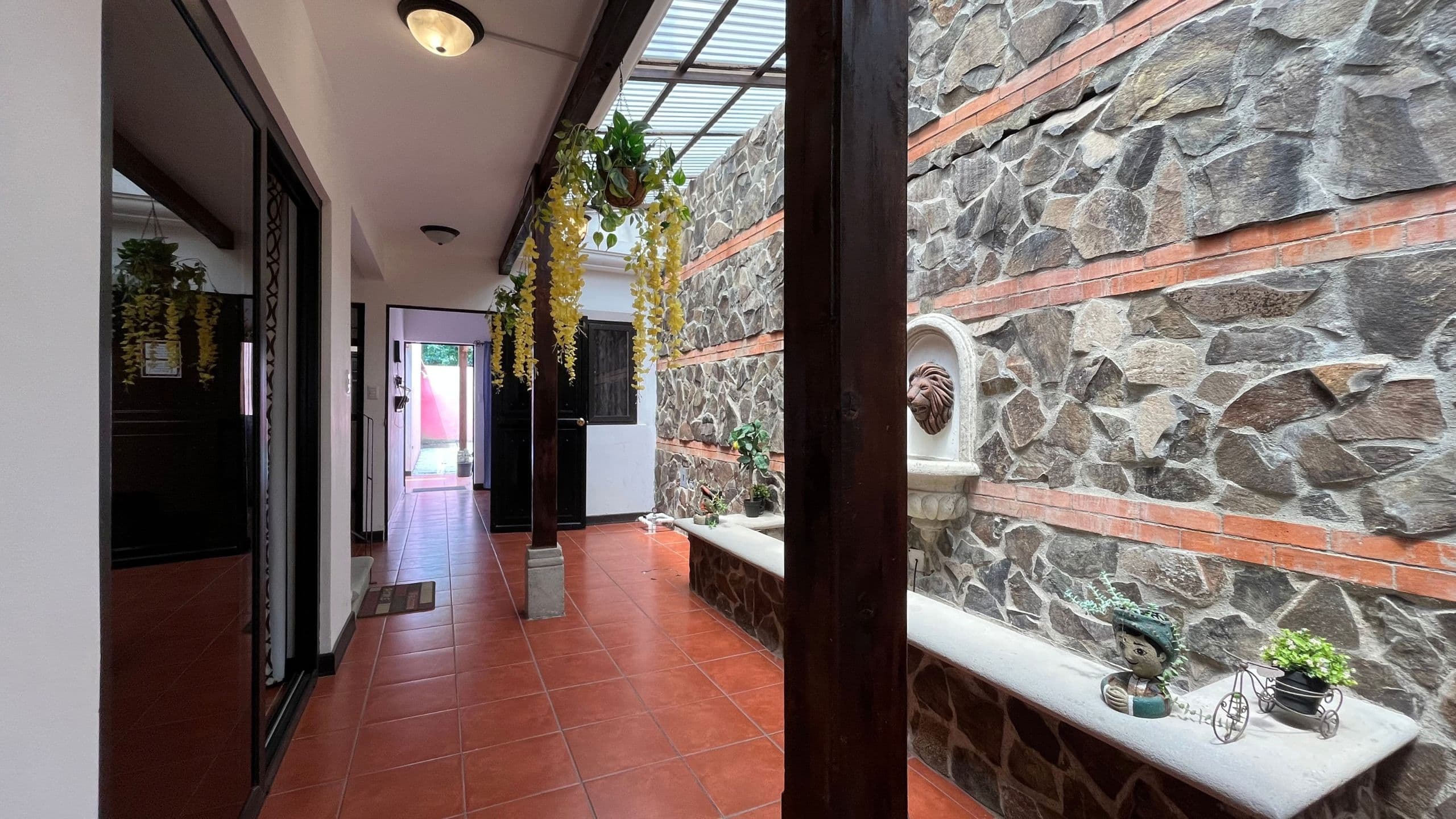 Casa amueblada de 3 habitaciones más estudio en alquiler, Barrio Las Campanas