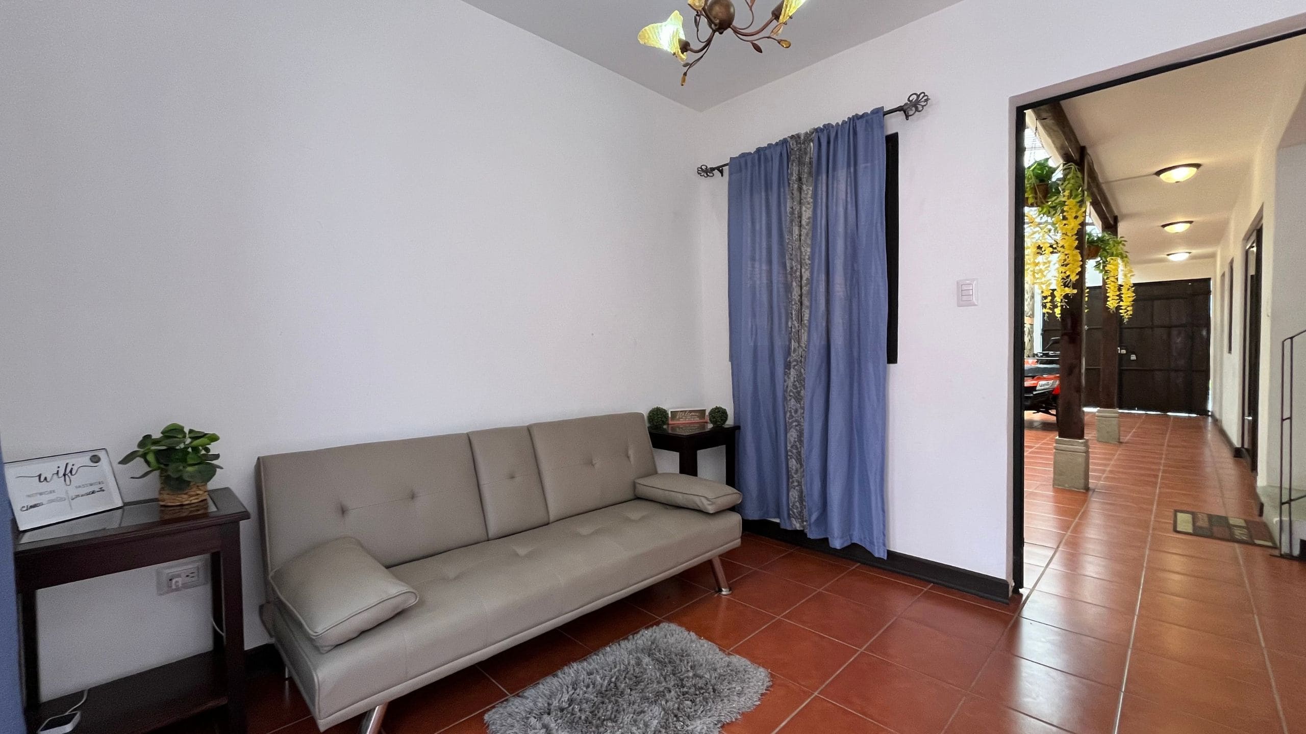 Casa amueblada de 3 habitaciones más estudio en alquiler, Barrio Las Campanas
