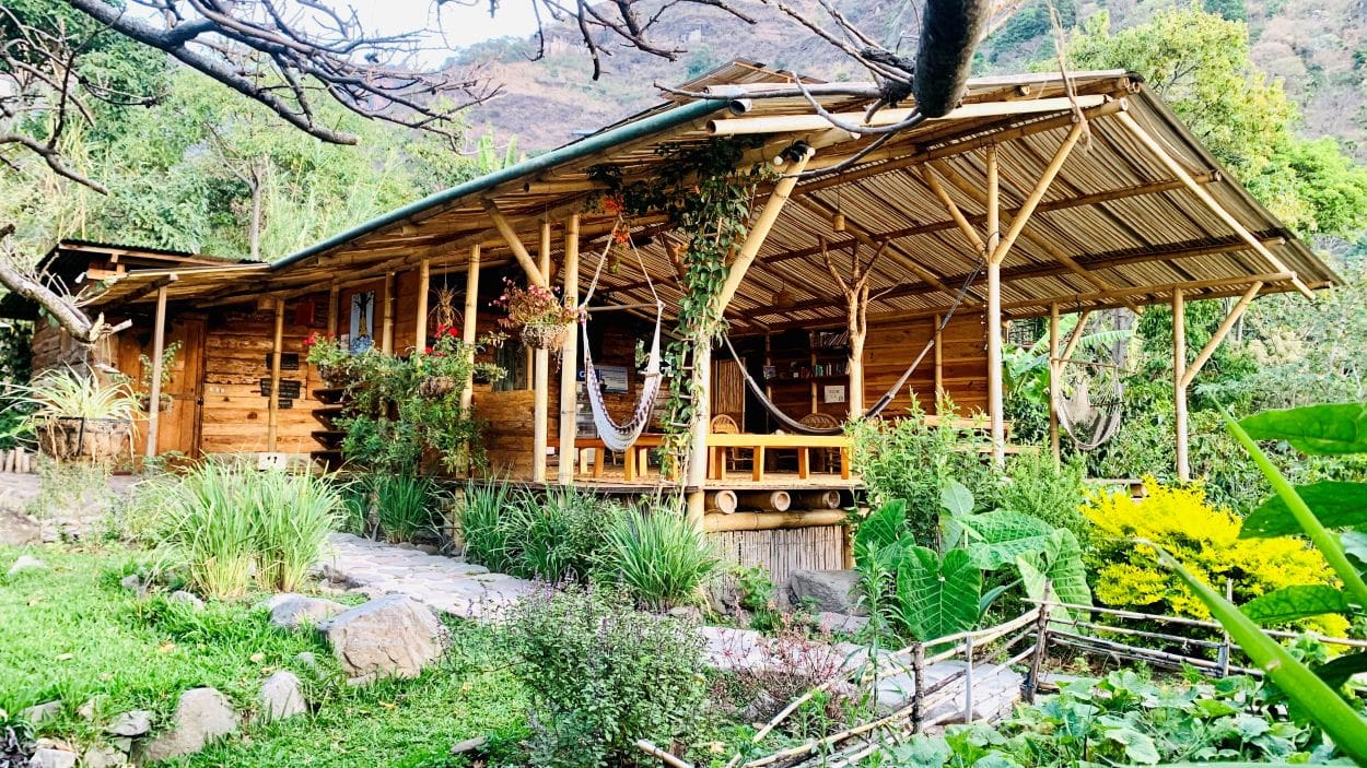 Propiedad llave en mano de 1.5 manzanas (10,522 m²) en venta