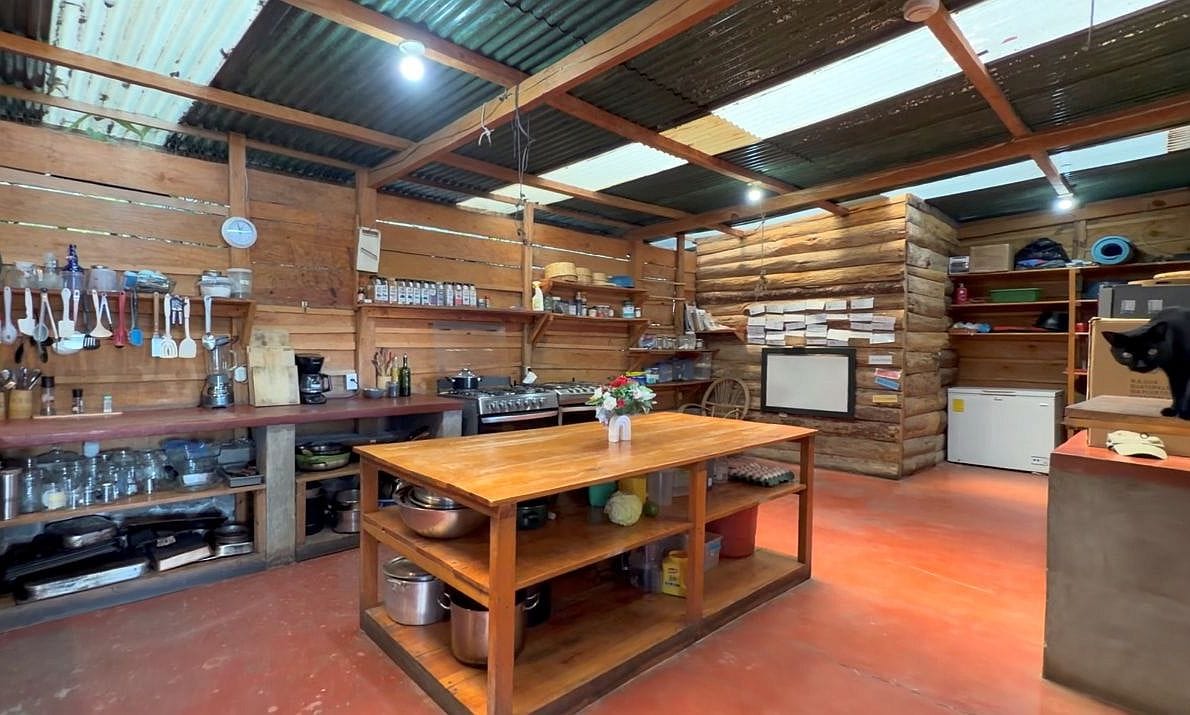 Propiedad llave en mano de 1.5 manzanas (10,522 m²) en venta