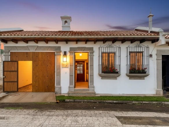 Casa Mariposa B en venta dentro de residencial