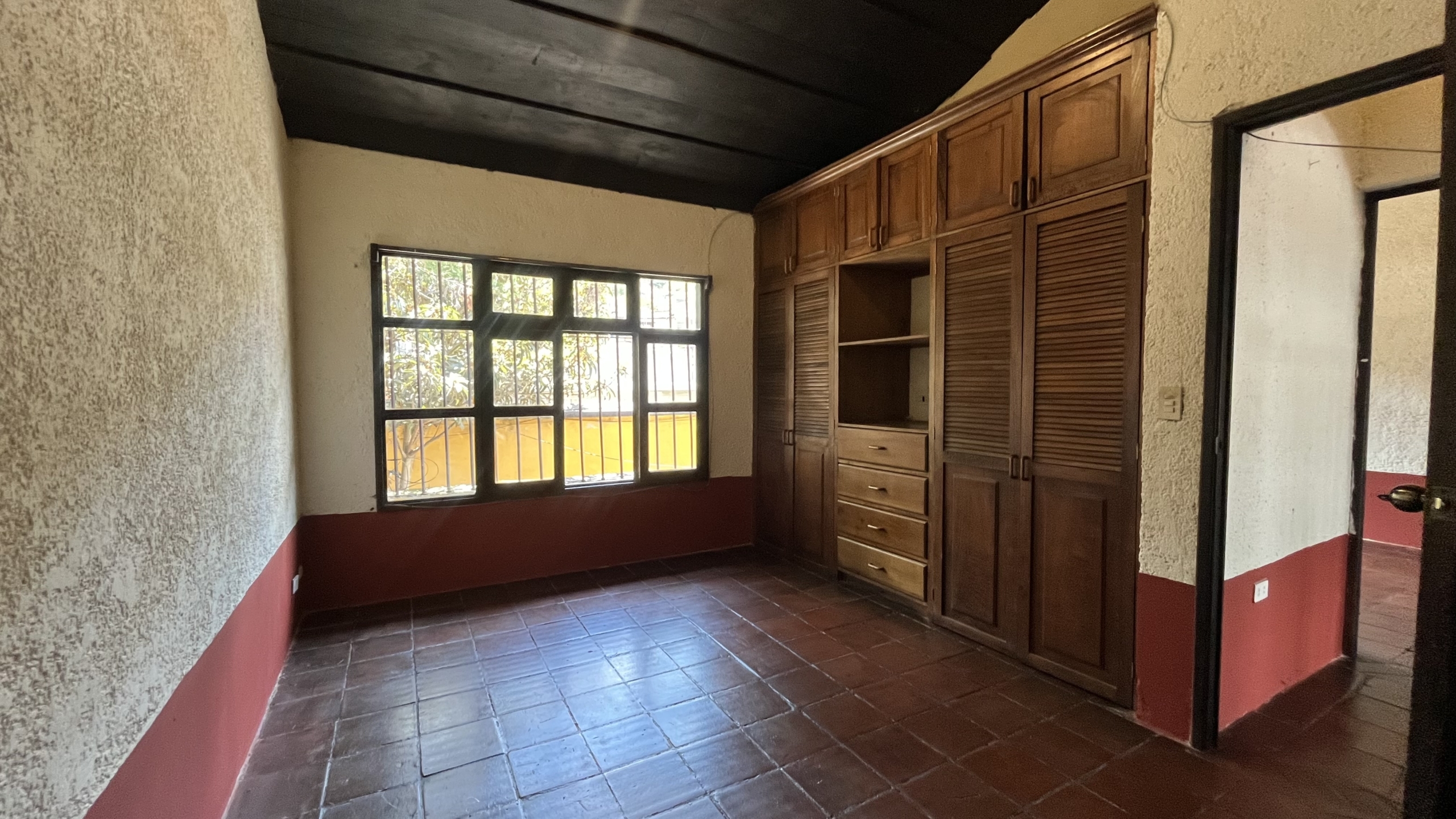 Casa de 4 habitaciones sin amueblar en alquiler, Santa Catarina Bobadilla