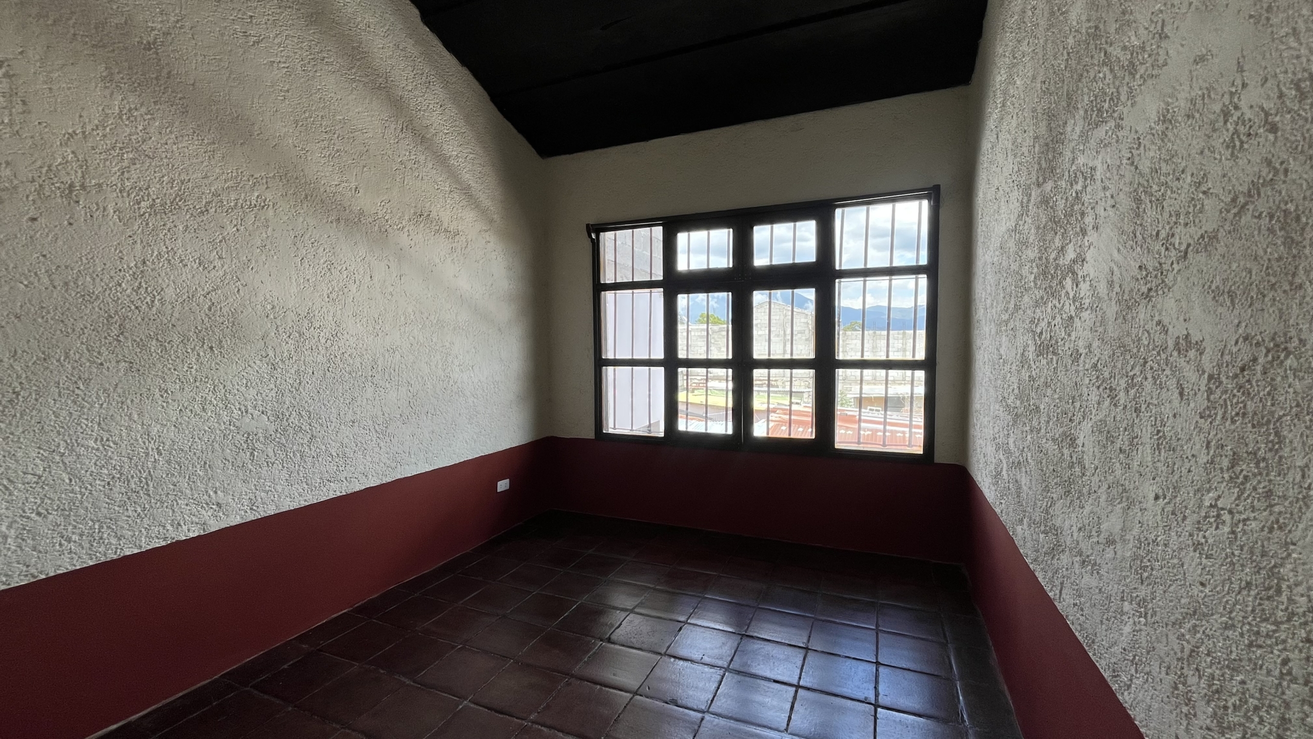 Casa de 4 habitaciones sin amueblar en alquiler, Santa Catarina Bobadilla