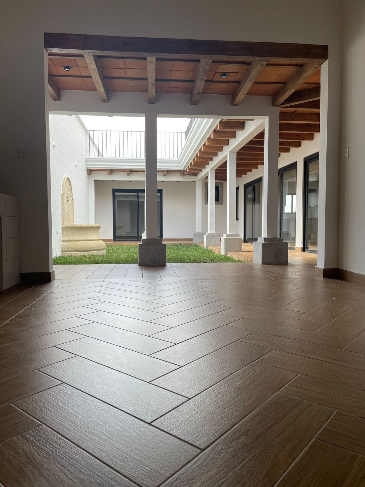 Casa Nueva con Vistas a los Volcanes