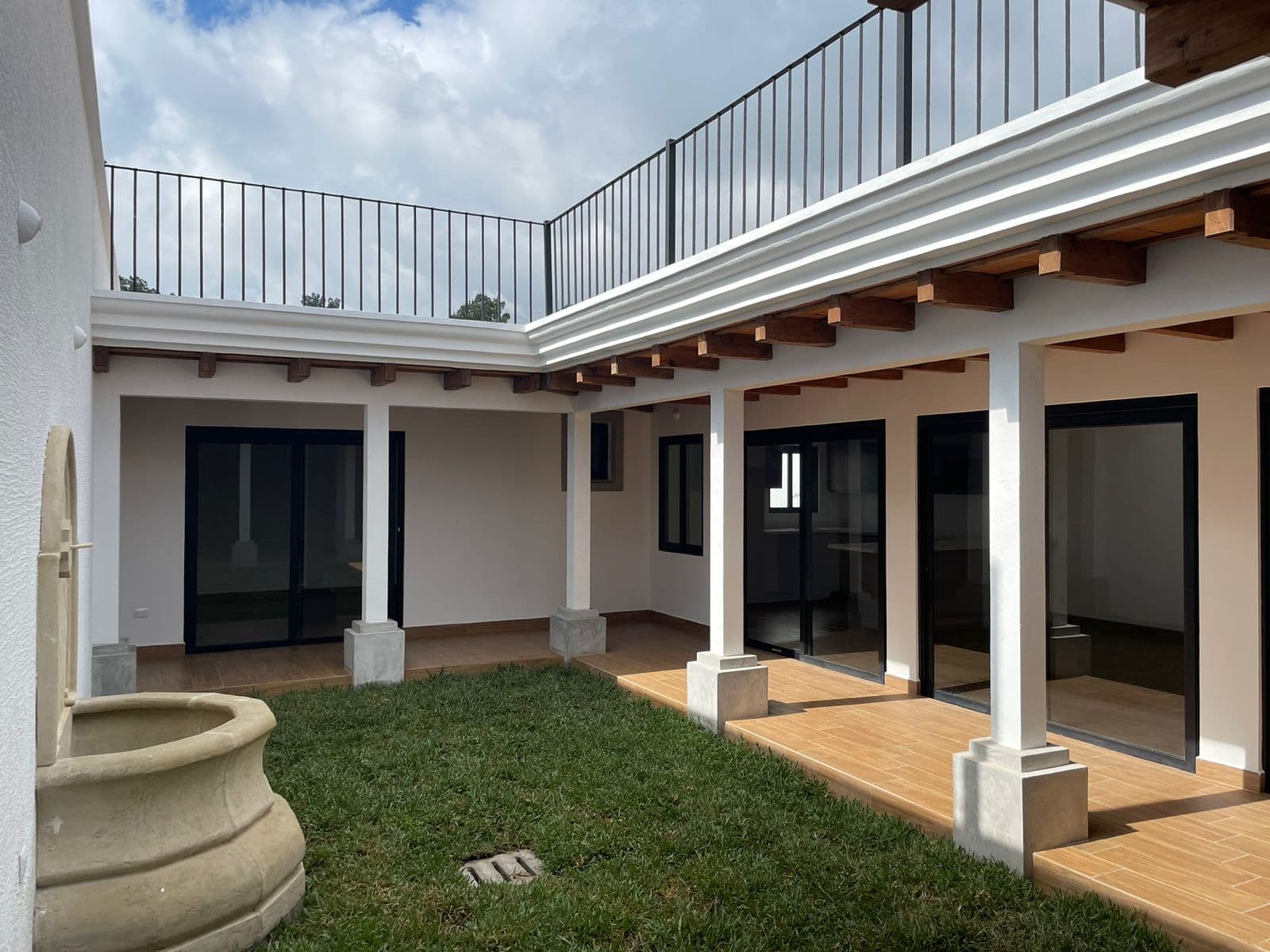 Casa Nueva con Vistas a los Volcanes