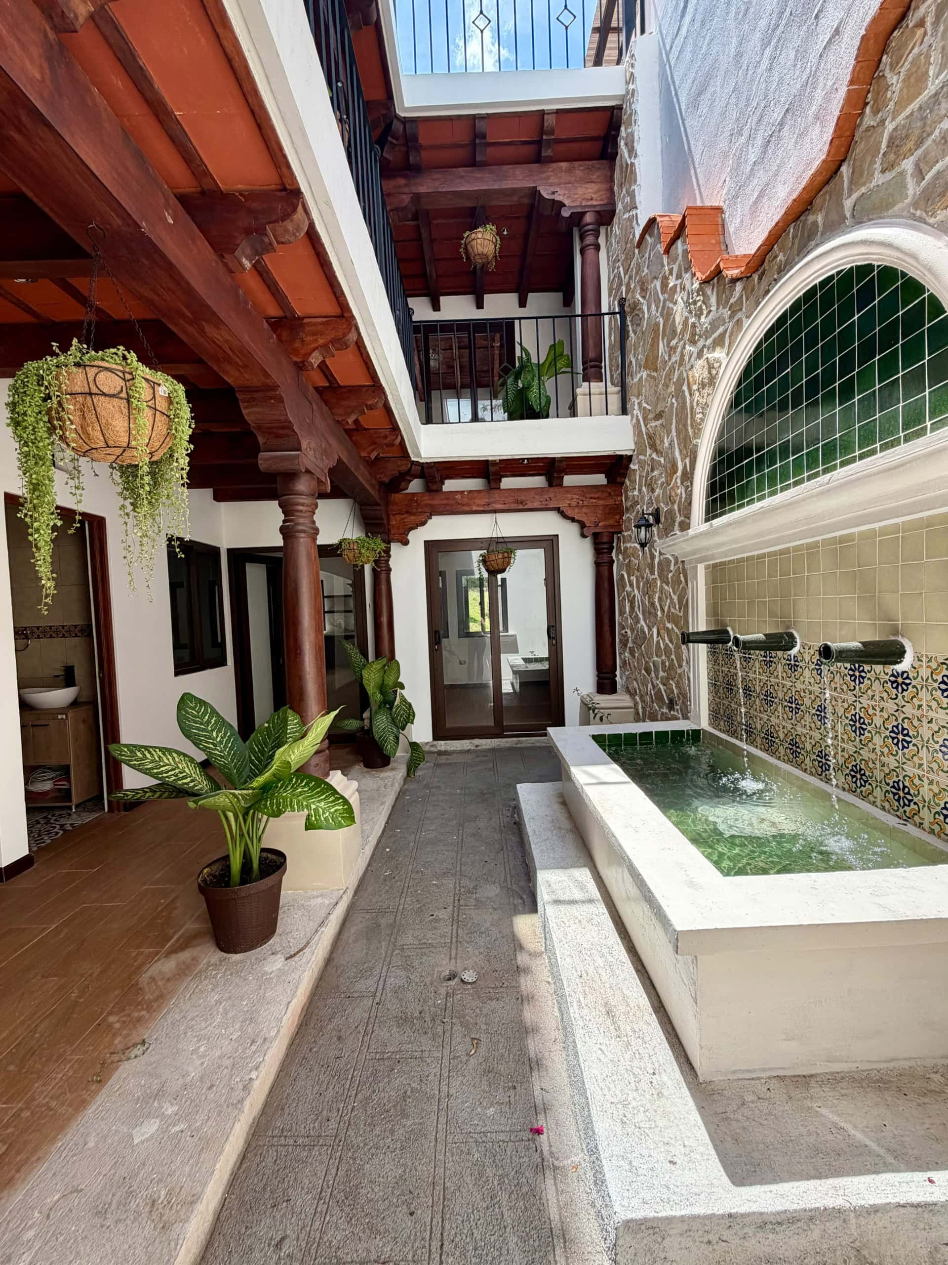 5 Bedroom House in Antigua Gardens For Sale