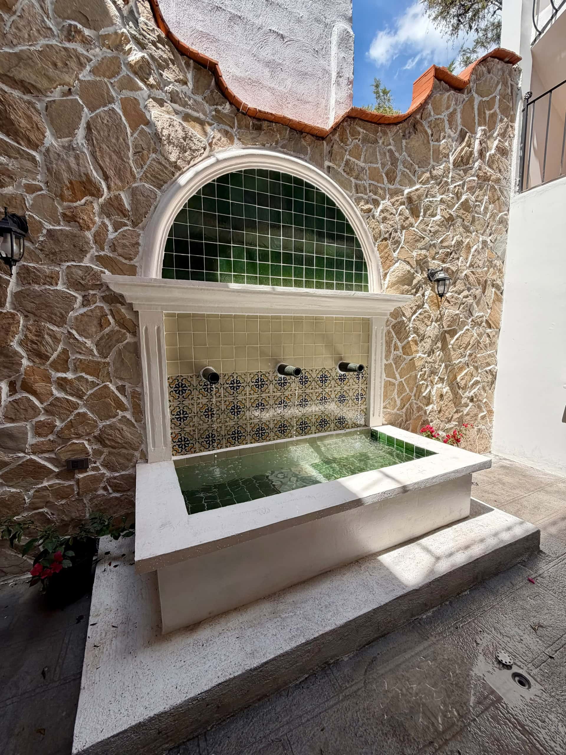 5 Bedroom House in Antigua Gardens For Sale