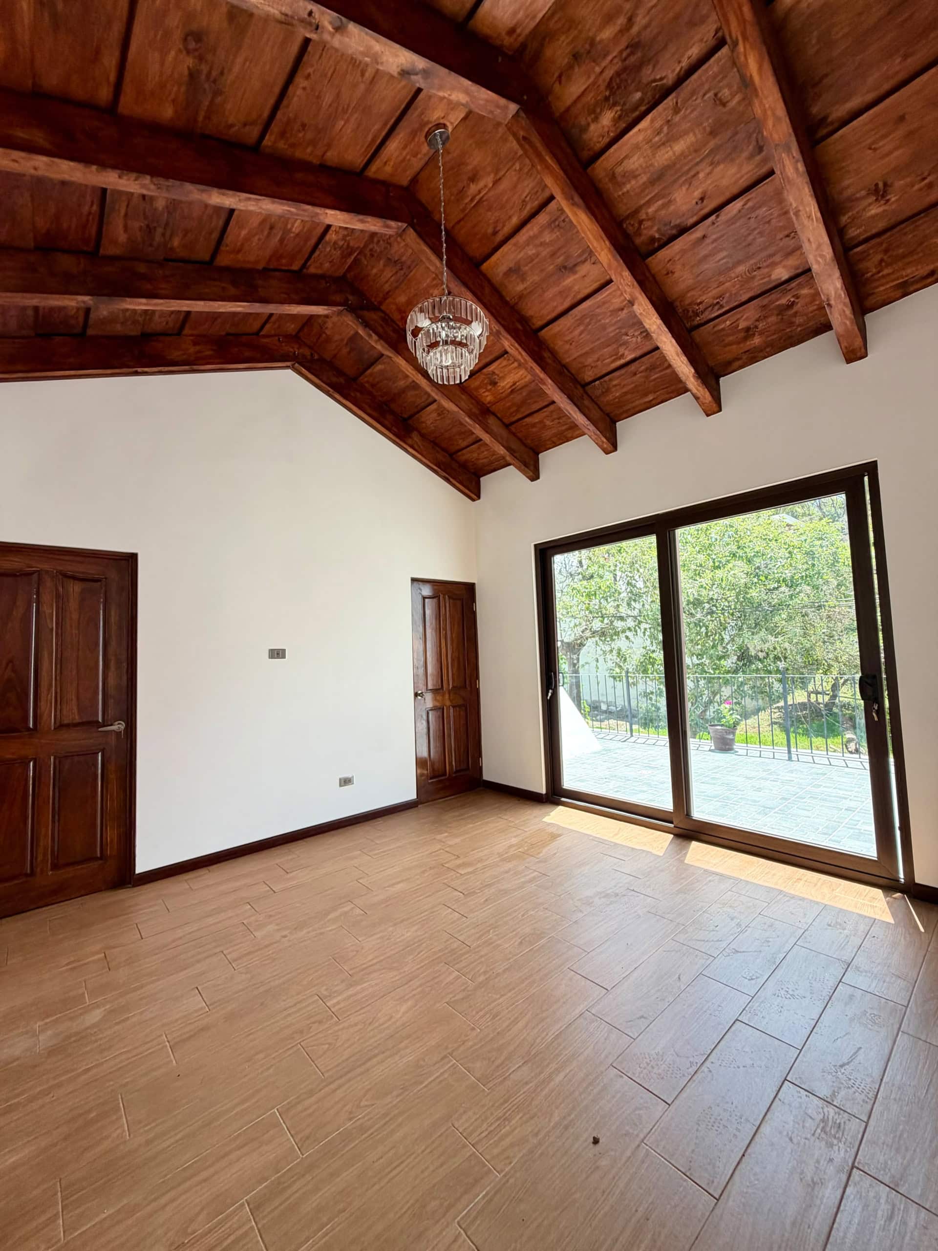 PHOTO-2026-09-09-11-27-45 5 Bedroom House in Antigua Gardens For Sale
