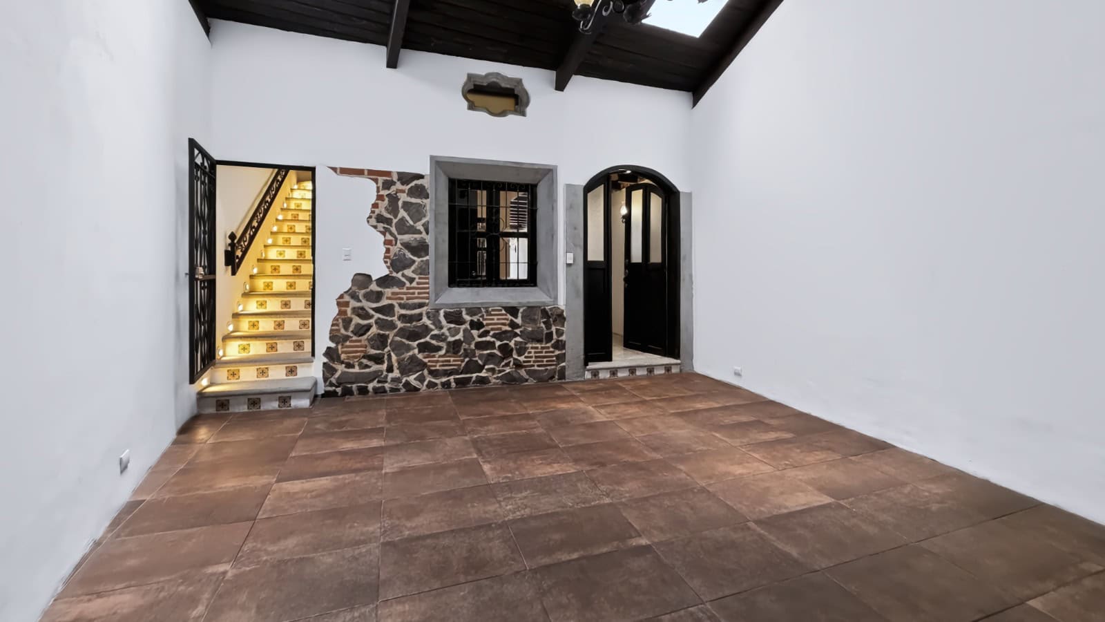 Prime Commercial & Multi-Unit Hospitality Asset on Calle Ancha | 8-Unit Flexible Footprint