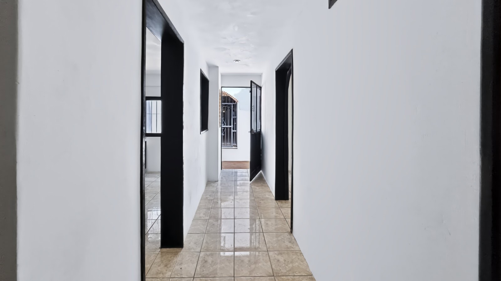 WhatsApp Image 2026-09-14 at 14.57.51 (2) Prime Commercial & Multi-Unit Hospitality Asset on Calle Ancha | 8-Unit Flexible Footprint