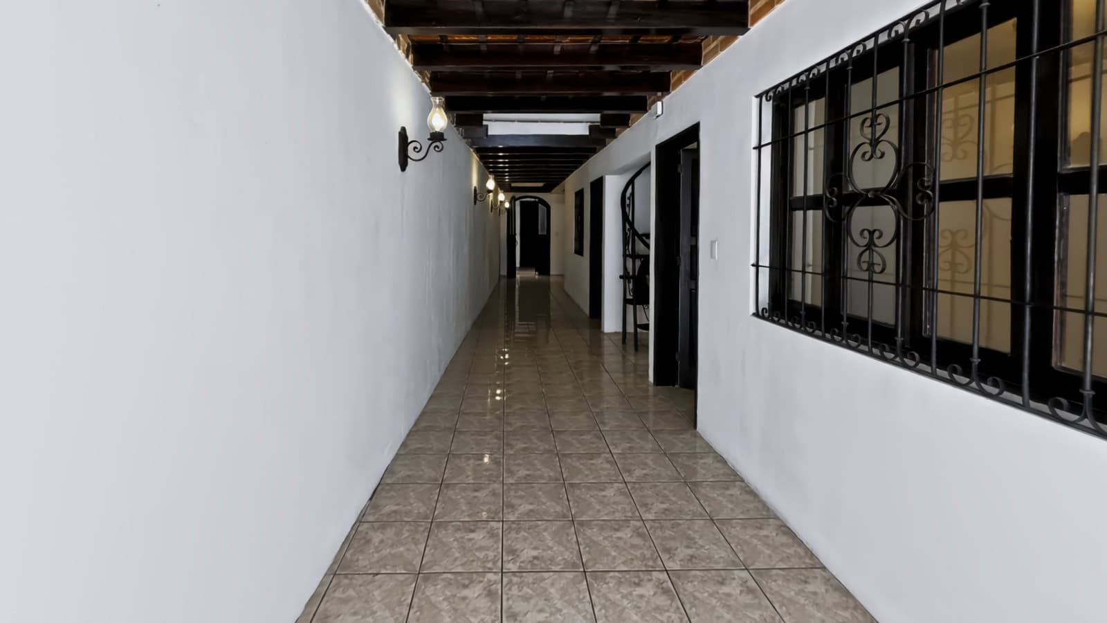 WhatsApp Image 2026-09-14 at 14.57.51 (4) Prime Commercial & Multi-Unit Hospitality Asset on Calle Ancha | 8-Unit Flexible Footprint