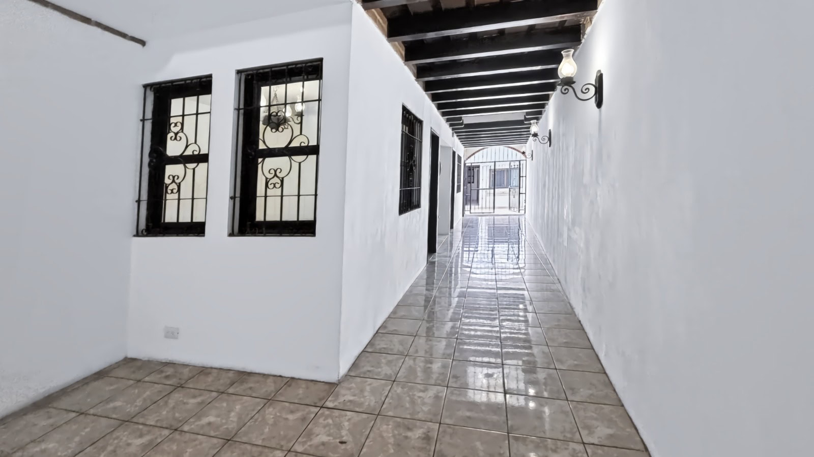 WhatsApp Image 2026-09-14 at 14.57.51 (5) Prime Commercial & Multi-Unit Hospitality Asset on Calle Ancha | 8-Unit Flexible Footprint