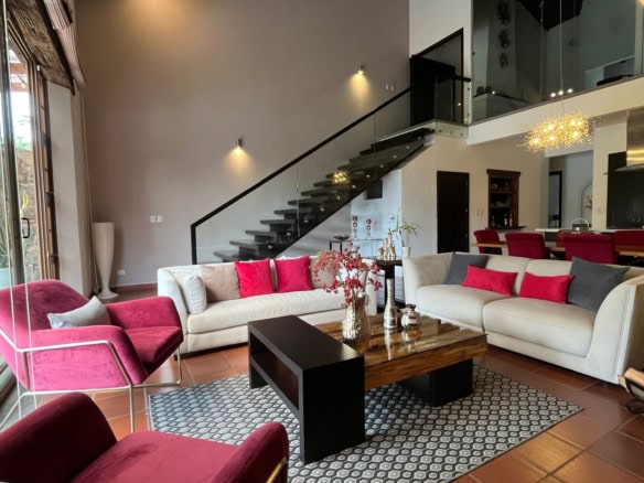 2-Bedroom + studio – House for Rent in El Monasterio, El Panorama, Antigua Guatemala
