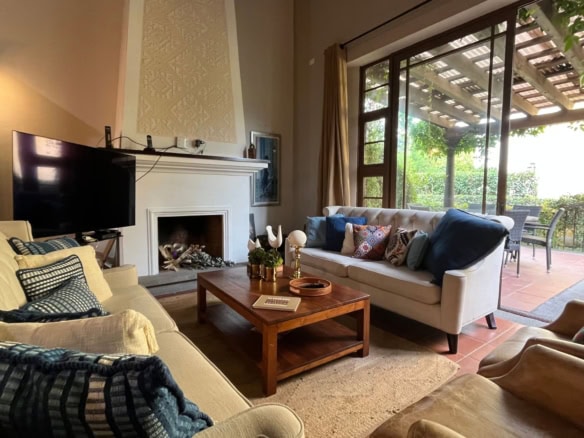 Hermosa casa de 2 dormitorios en alquiler en una zona residencial exclusiva, a 10 minutos a pie de Antigua