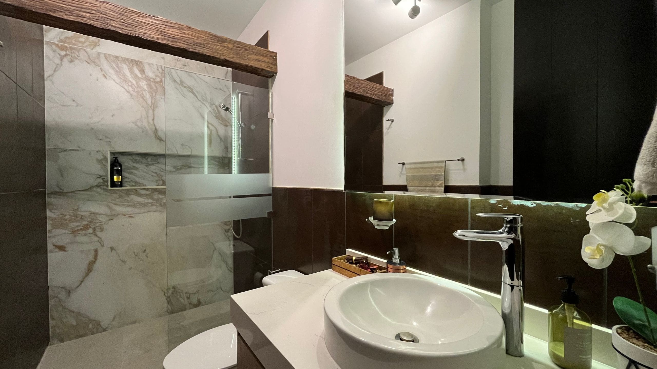 2-Bedroom + studio – House for Rent in El Monasterio, El Panorama, Antigua Guatemala