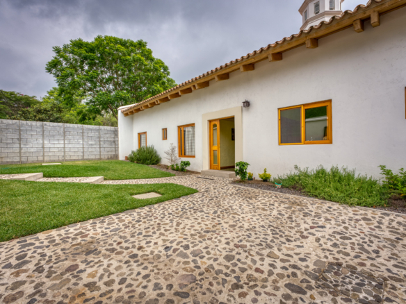 4-Bedroom House for Sale in San Pedro El Alto, La Antigua Guatemala