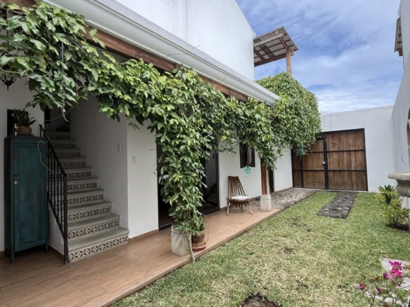 3 Bedroom Furnished House for Rent in Barrios Coloniales, San Pedro Las Huertas