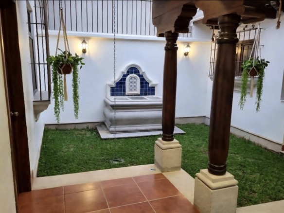 Elegante residencia de un solo nivel en venta, al sur de Antigua, en condominio cerrado