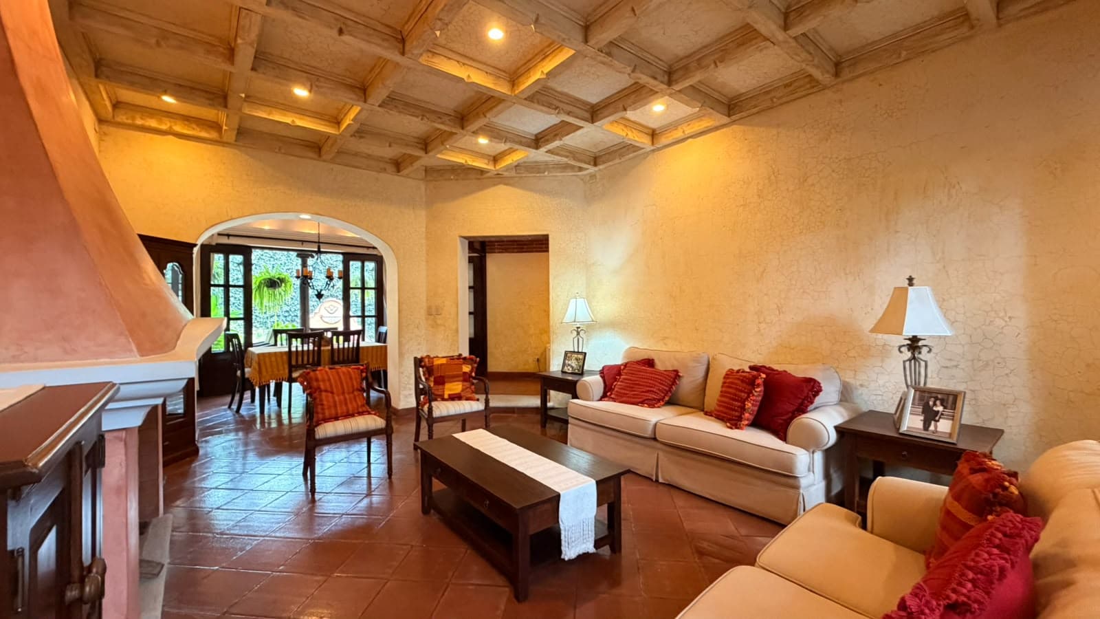 House for sale in El Calvario, Antigua Area, photo 2